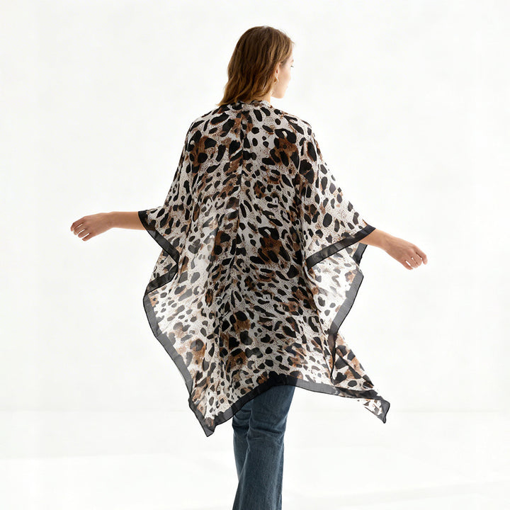 Women's Lightweight Viscose Kimono Wrap in Oversized Cut with Leopard Jacquard Fabric
