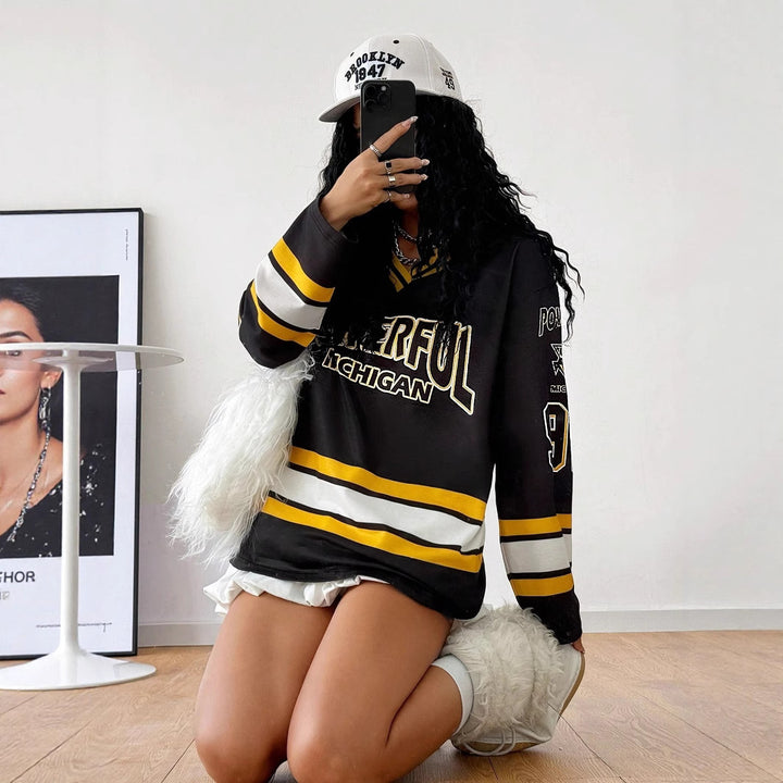 Women’s Casual Oversized Sweatshirt in Hockey Look with V-Neck and Block Stripes Mune Fashion