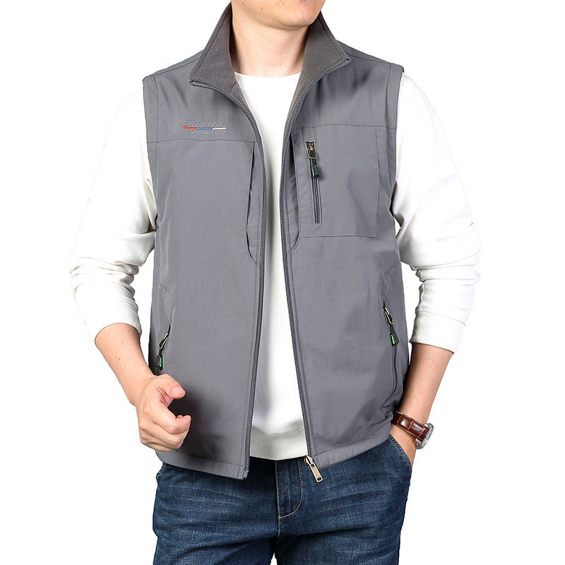 Men's Lightweight Multifunctional Outdoor Vest with Zipper Pockets and Stand Collar Mune Fashion