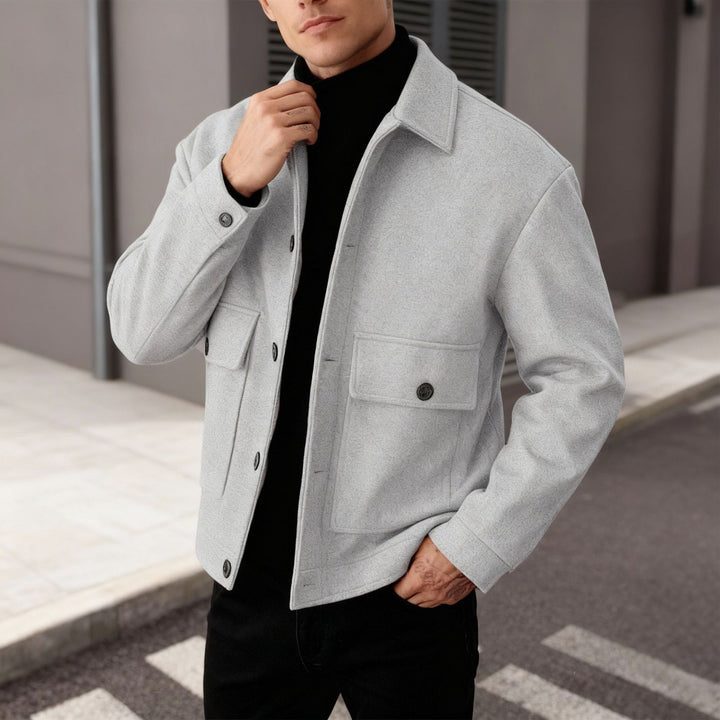 Men's short wool field jacket with shirt collar, flap pockets, and clear silhouette Mune Fashion