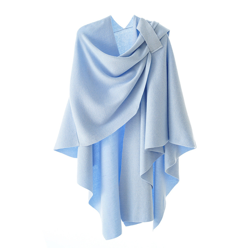 Women's hooded poncho made of fine knit with asymmetric hem Mune Fashion
