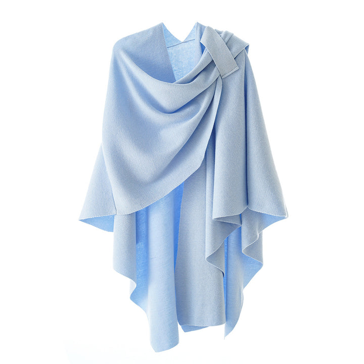 Women's hooded poncho made of fine knit with asymmetric hem Mune Fashion