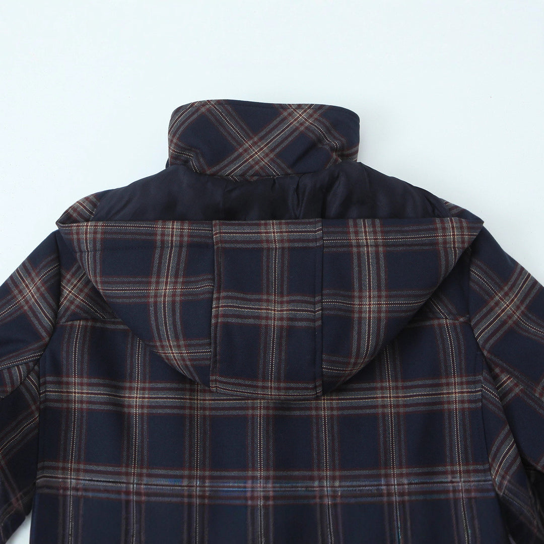 Women’s short jacket in boxy cut with large shirt collar and plaid pattern Mune Fashion