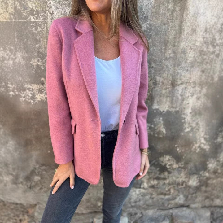 Women's tailored bouclé blazer with a notched lapel and single-button detail Drune