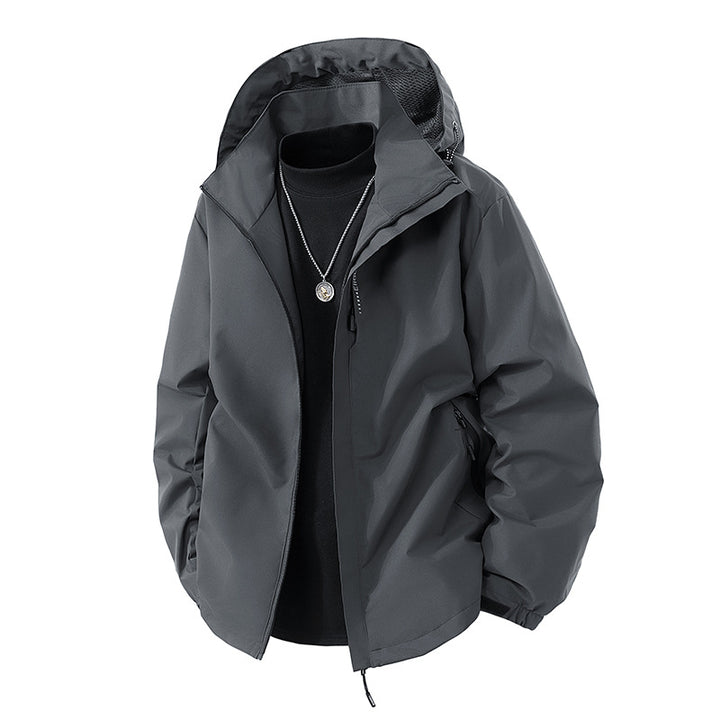 Men's lightweight weatherproof softshell jacket with adjustable hood, windproof outer layer and breathable mesh lining Mune Fashion