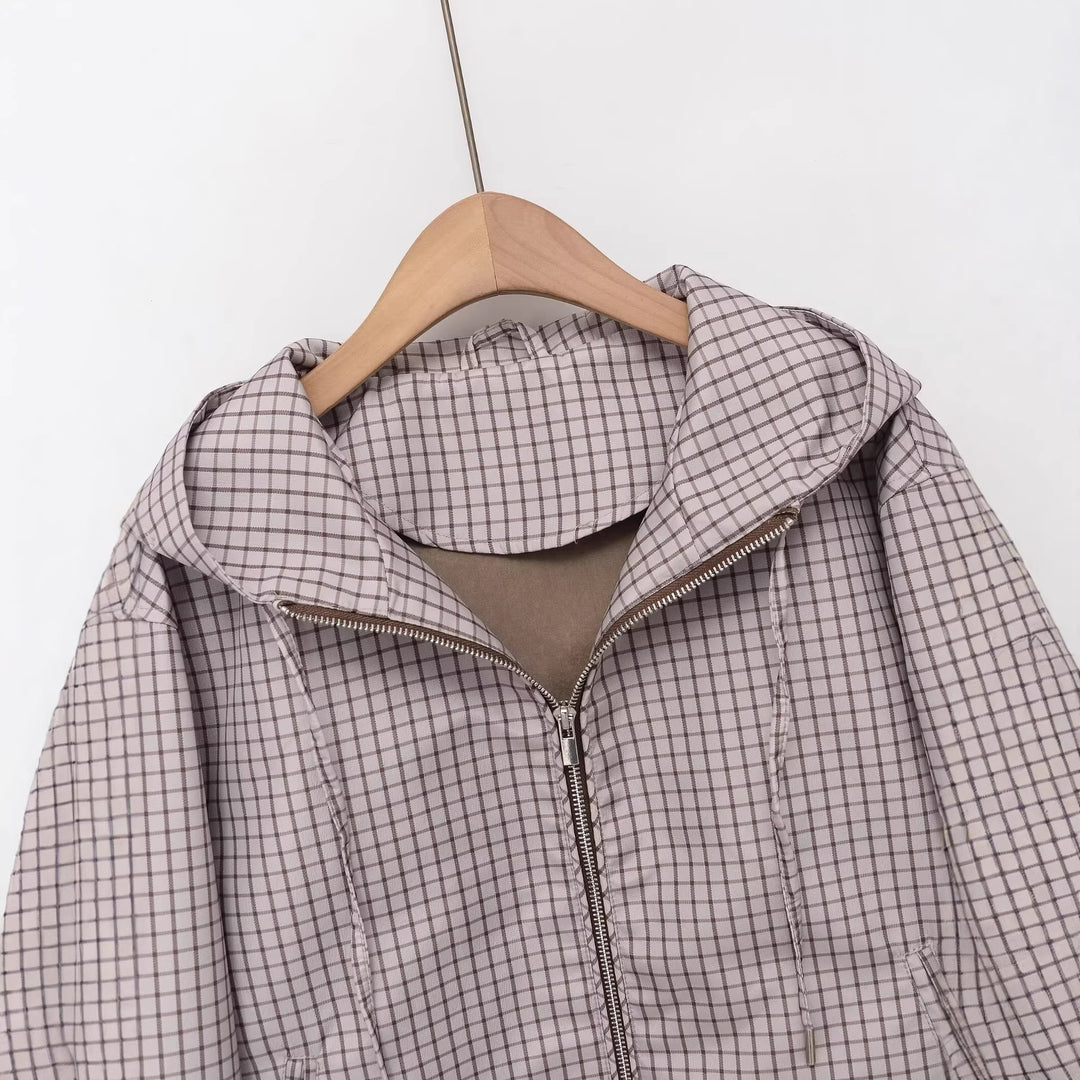 Women's short-cut hooded jacket with check quilted pattern, zipper and drawstring Mune Fashion