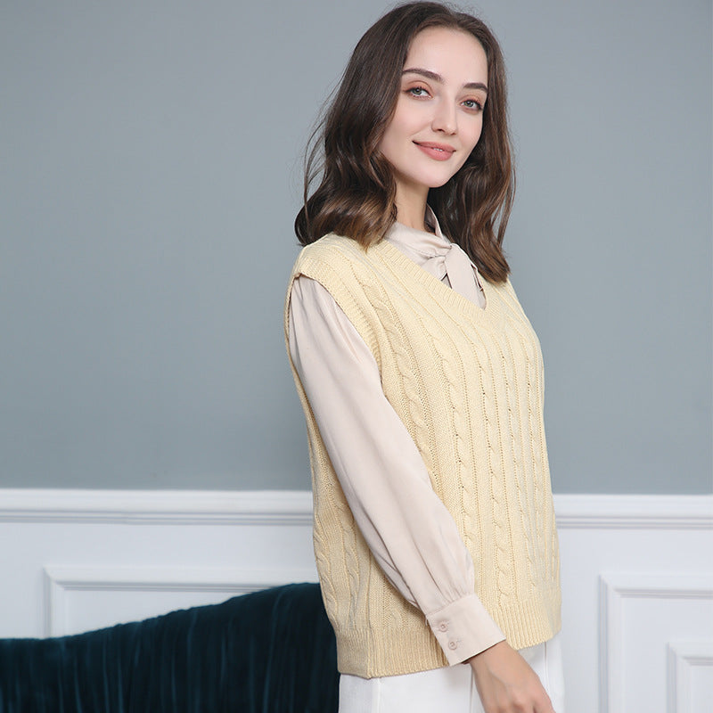 Women Classic Cable Knit Vest with Slim Fit and V-Neck Mune Fashion