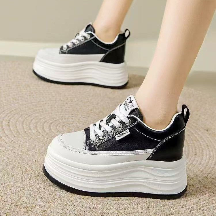 Women Platform Sneaker with elegant silhouette and cushioning sole Mune Fashion