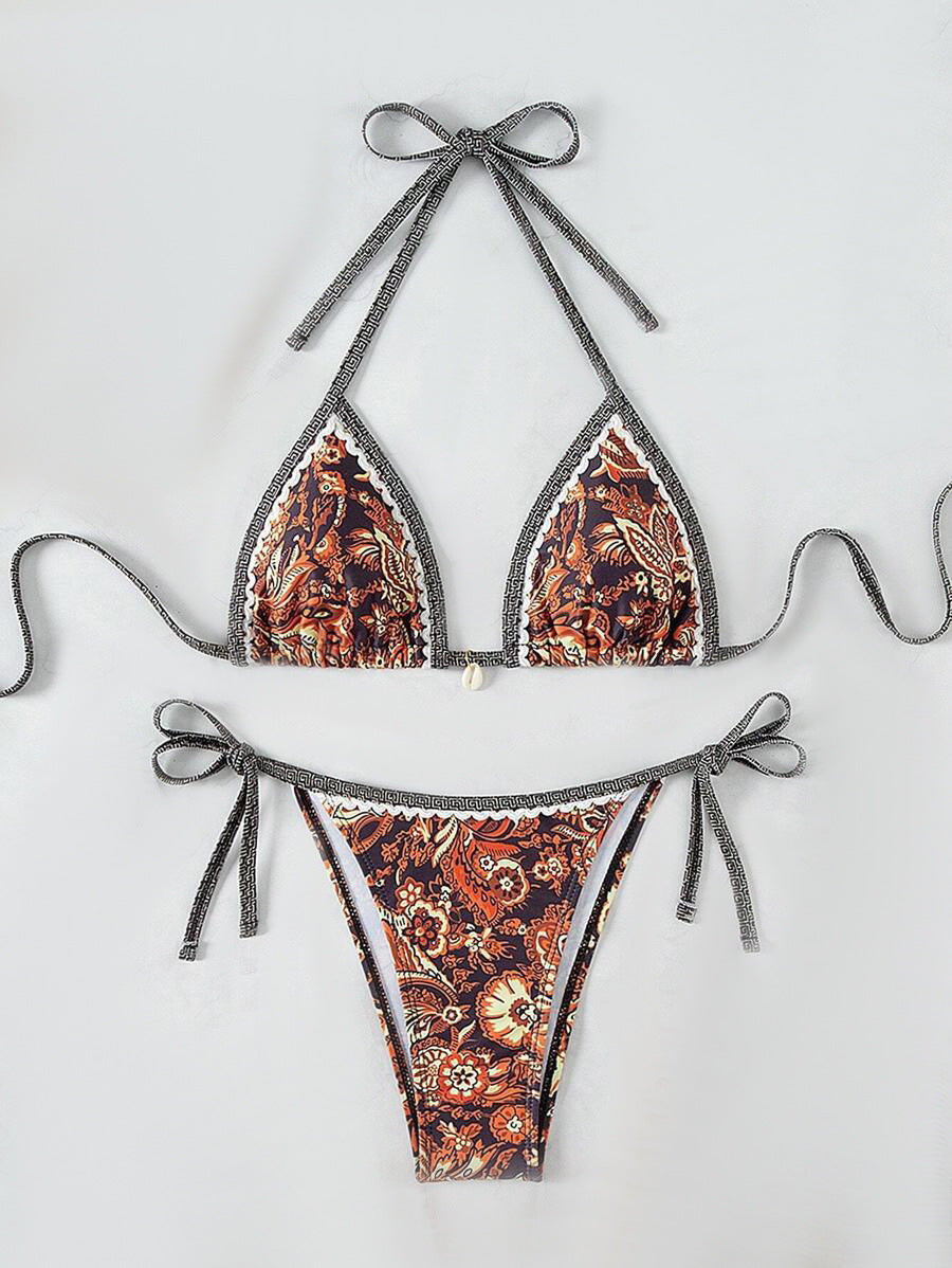 Ladies Triangle Bikini with Floral Vintage Pattern Mune Fashion