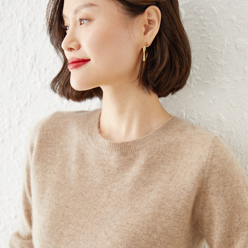 Women's Short-Cut Fine Knit Sweater with Round Neckline and Ribbed Hem Mune Fashion