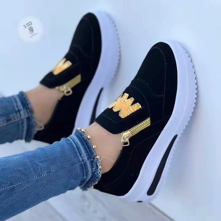 Women's Slip-On Platform Sneakers with Side Decorative Zipper and Metallic Logo Application Mune Fashion