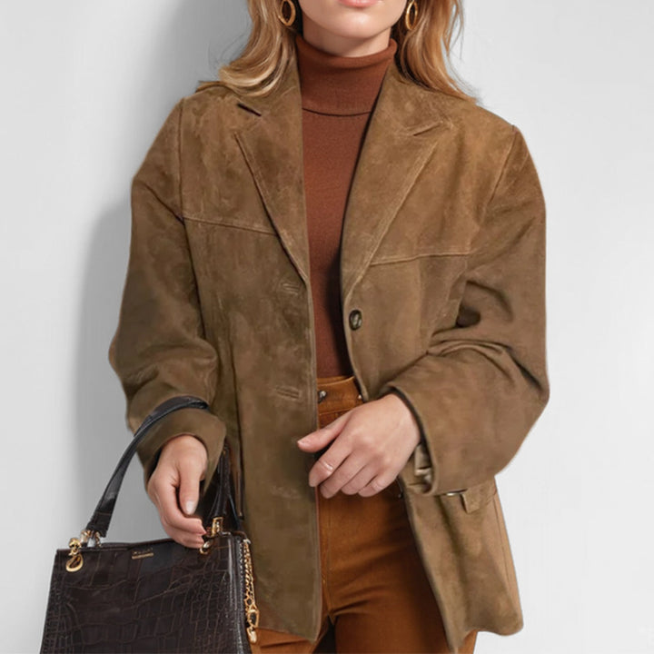 Women's loosely cut suede jacket with lapel collar and patch pockets Mune Fashion