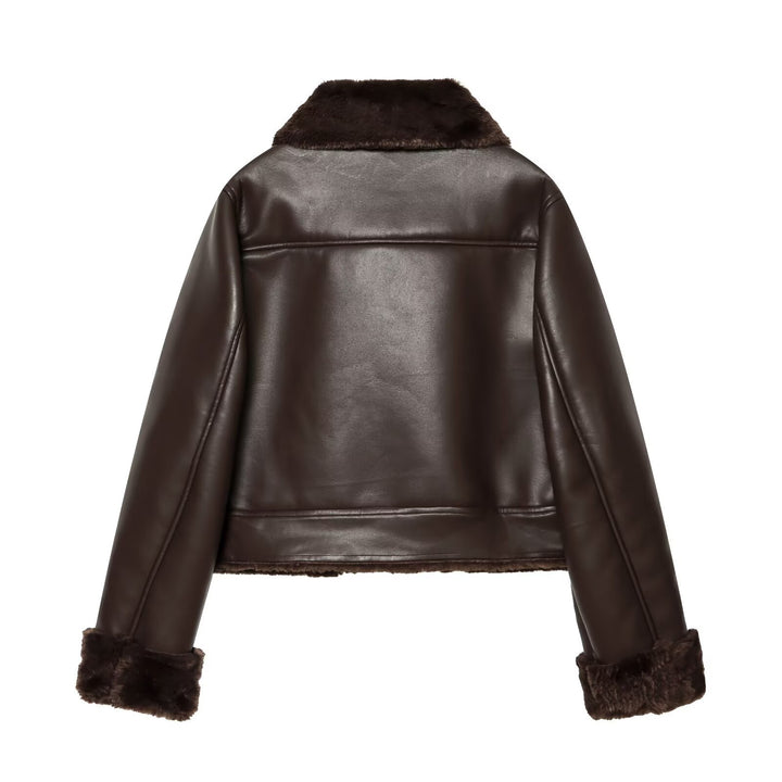 Women's short jacket in leather look with teddy lining, patch pockets and lapel collar Mune Fashion