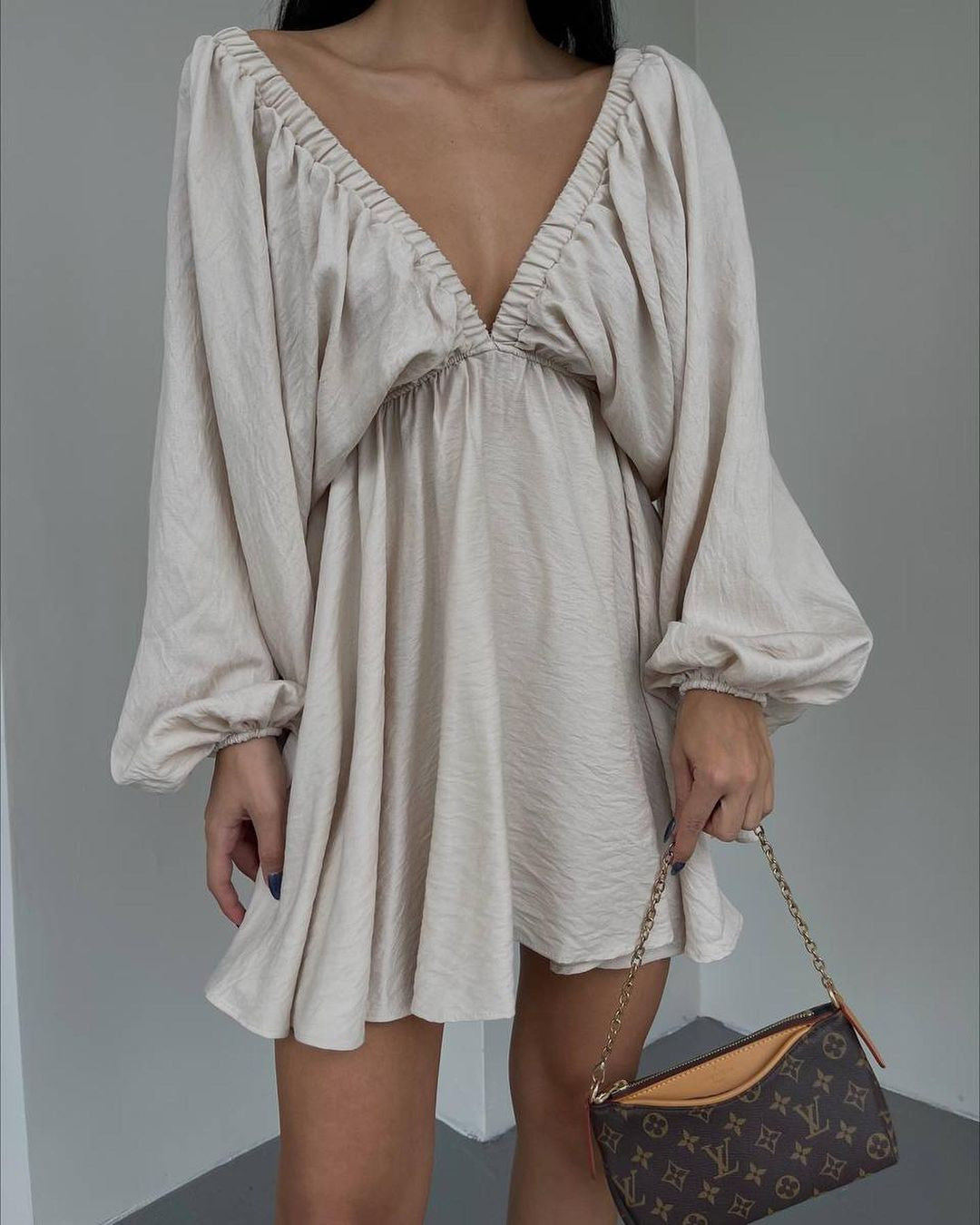 Women Loose Mini Dress with Deep V-Neck and Balloon Sleeves Mune Fashion