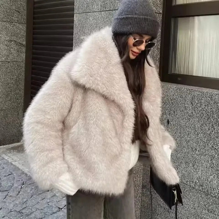 Ladies' short faux fur coat with oversized shawl collar and soft lining Mune Fashion