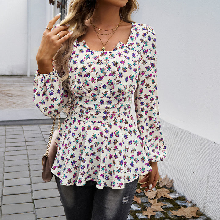 Ladies fitted floral blouse with square neckline, gathering and peplum silhouette Mune Fashion
