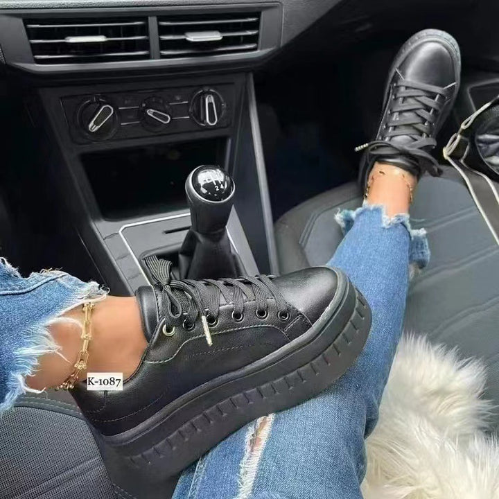 Women’s Fashion Platform Sneakers with Smooth Upper Material, Side Zipper and Distinctive Tread Sole Mune Fashion