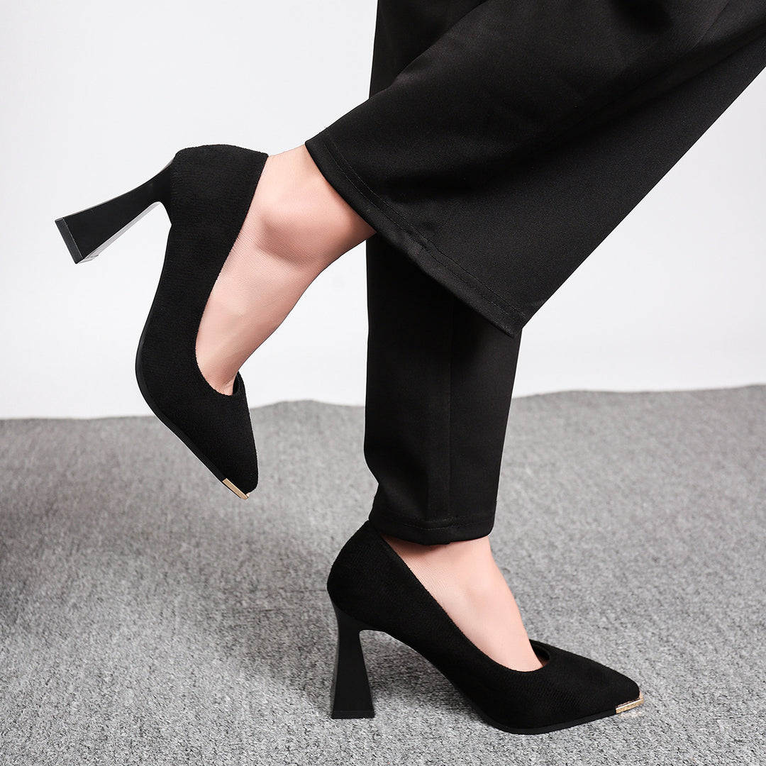 Women Elegant pointy-toed pumps with sculptural block heel and gold toe cap Mune Fashion