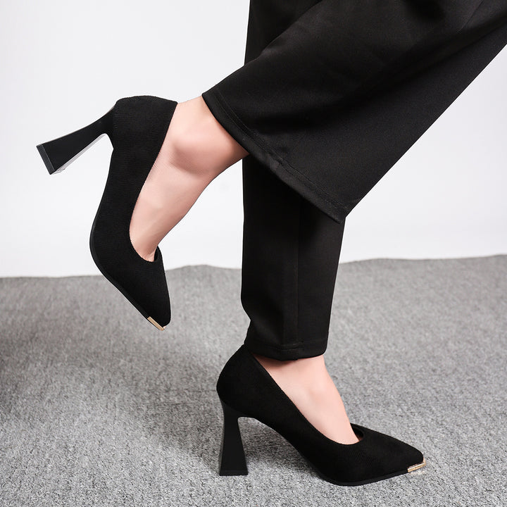 Women Elegant pointy-toed pumps with sculptural block heel and gold toe cap Mune Fashion