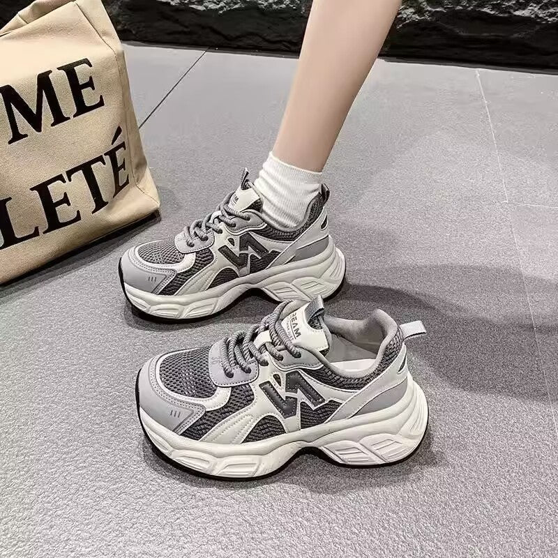 Women's sporty sneakers with breathable upper material Mune Fashion