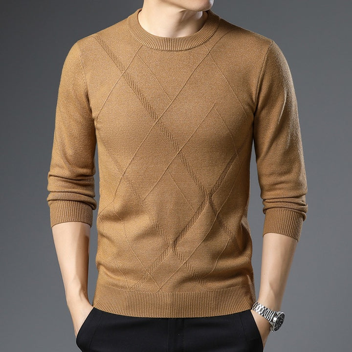 Men's fine knit sweater with round neck, diamond pattern, and fitted silhouette Mune Fashion