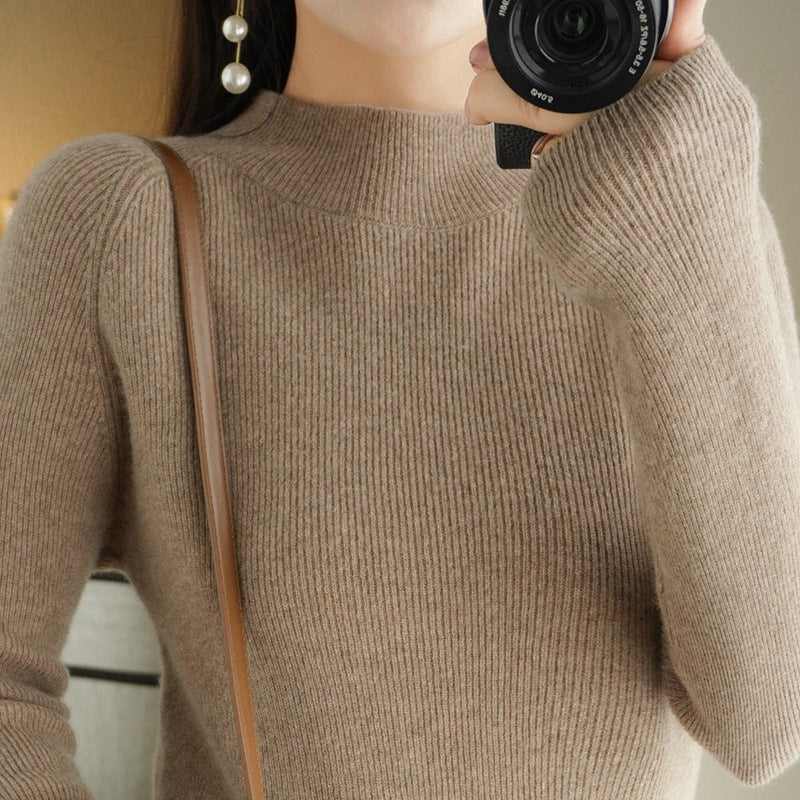 Women's slim-fit stand collar sweater made of lightweight fine knit with a fine ribbed structure Mune Fashion