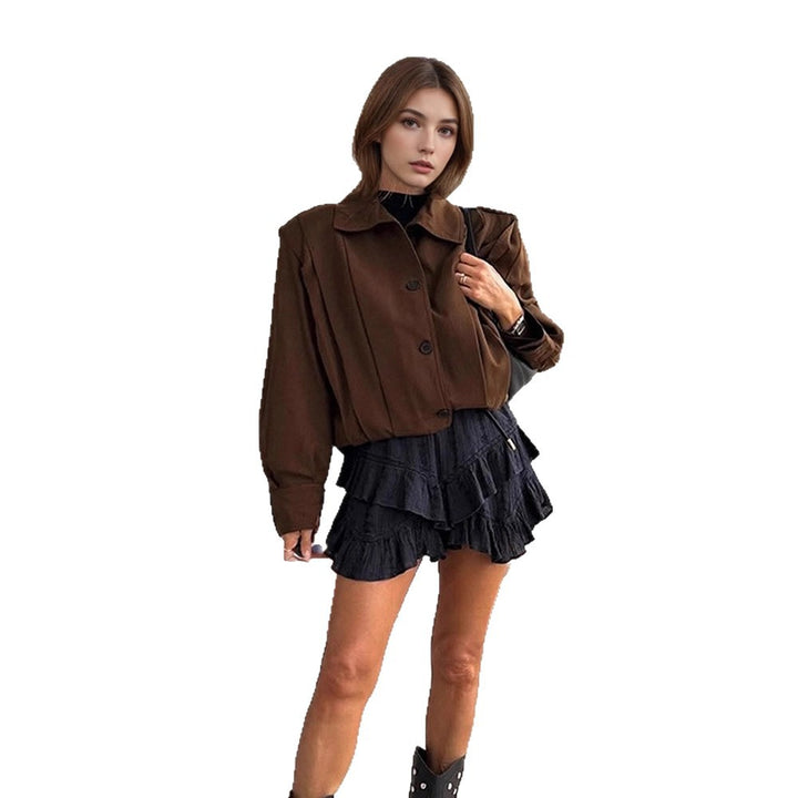 Ladies short boxy jacket with shoulder patches, boxy silhouette and buttoned front Mune Fashion