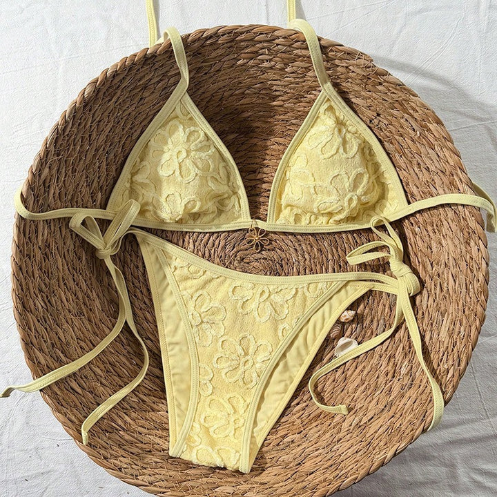 Women's Two-Piece Bikini Set with Floral Embroidery Mune Fashion