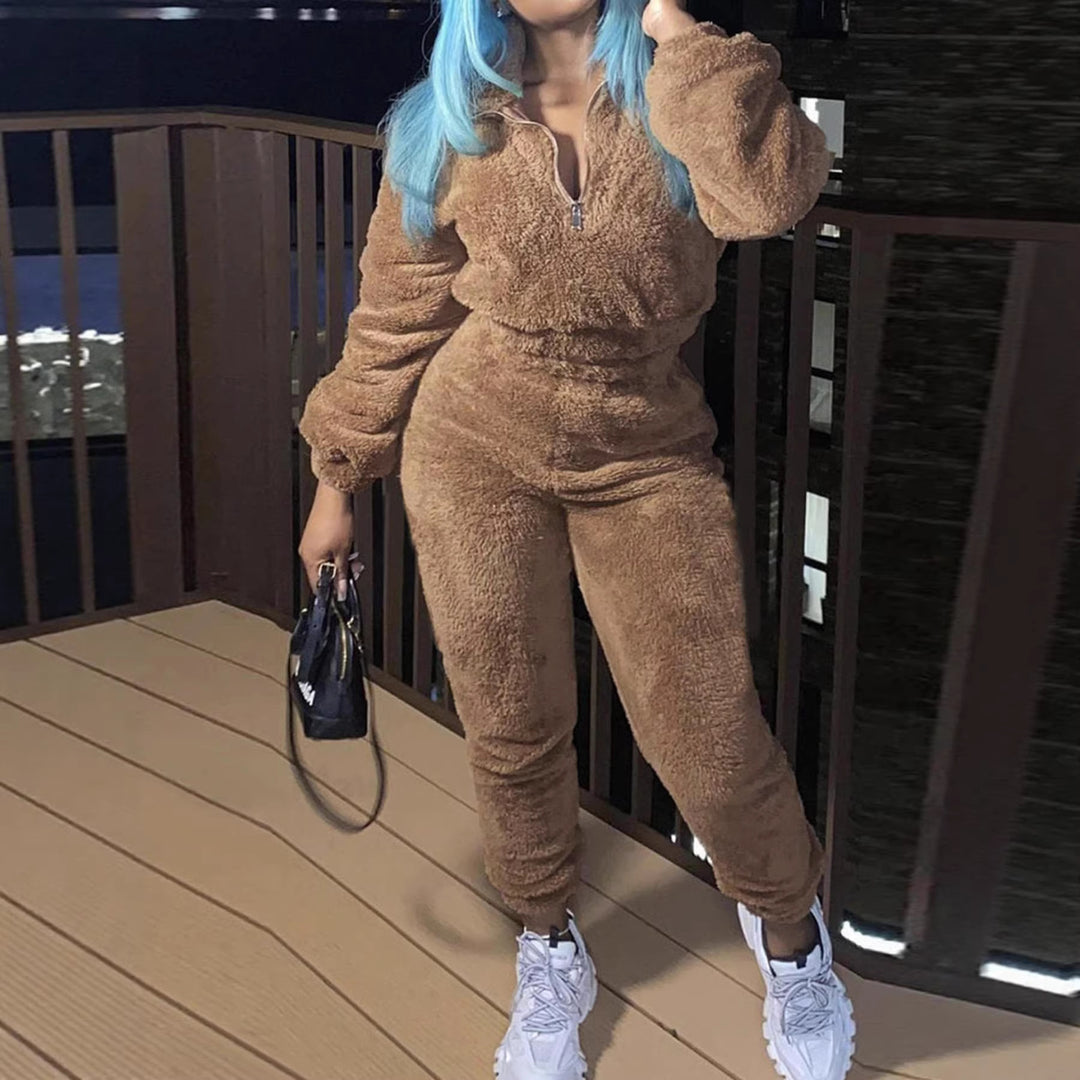 Ladies cozy teddy fleece two-piece with half zip and high-waist joggers Mune Fashion