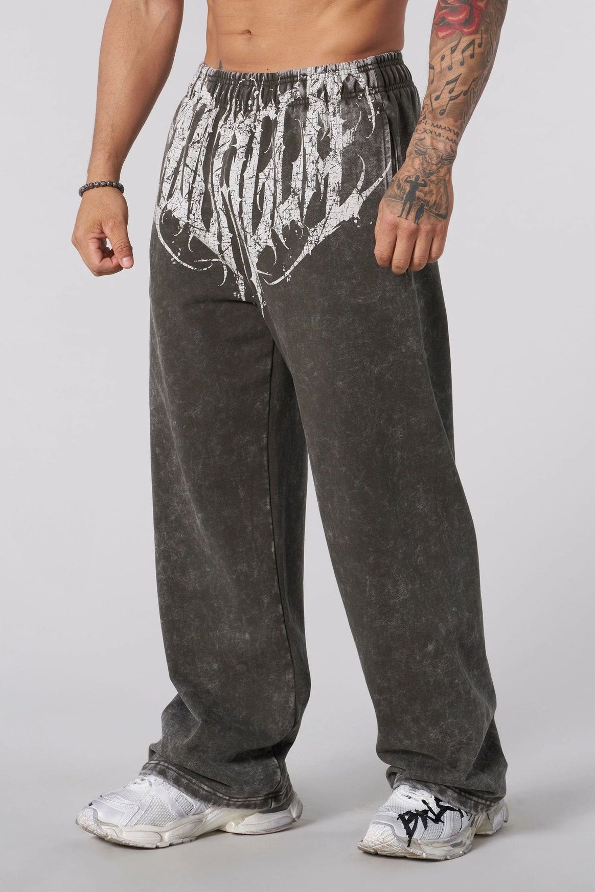 Men's soft washed joggers with a loose fit and elastic waistband Mune Fashion