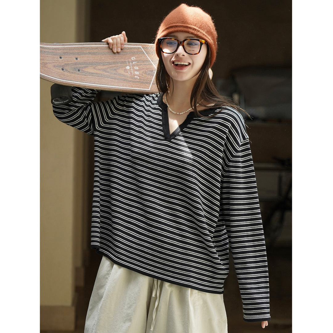 Women Striped Oversize Long Sleeve Shirt with V-Neck and Casual Silhouette Mune Fashion