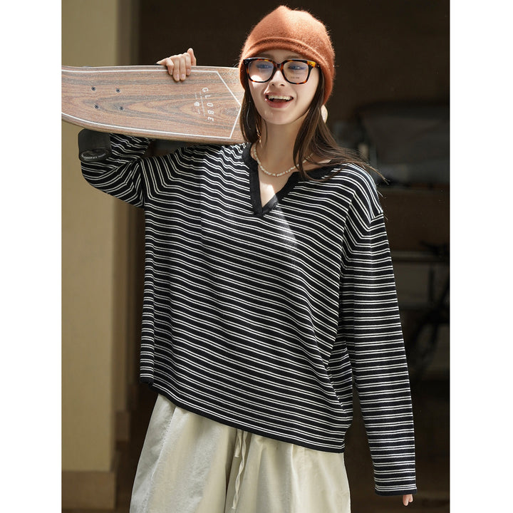 Women Striped Oversize Long Sleeve Shirt with V-Neck and Casual Silhouette Mune Fashion