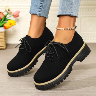 Ladies' platform lace-up shoes in Oxford style with velvet look and profiled rubber sole Mune Fashion