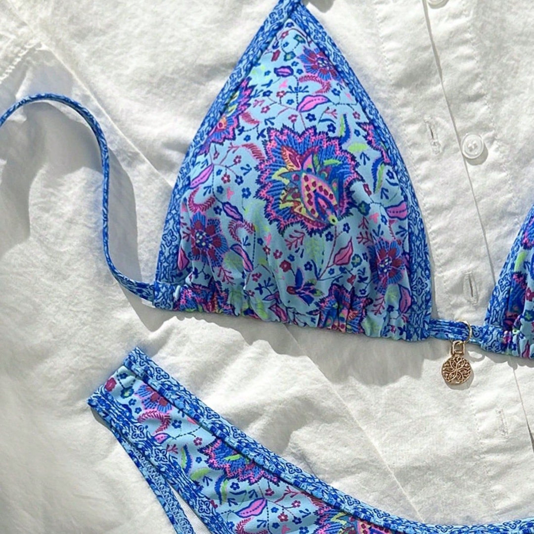 Women's Triangle Bikini with Vibrant Floral Pattern Mune Fashion