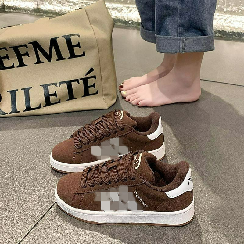 Women low sneaker with rubber sole and suede look Mune Fashion