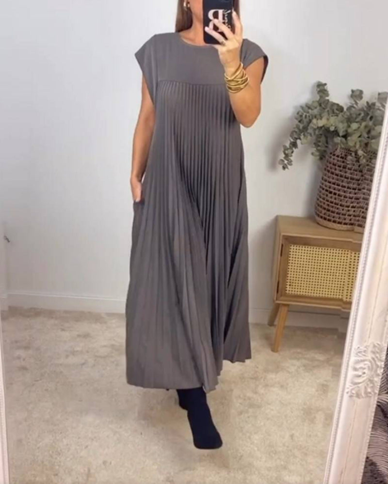 Women's flowing pleated maxi dress with dropped shoulders and side pockets Mune Fashion