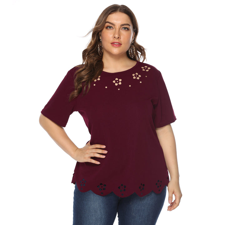 Women elegant top with decorative floral embroidery Mune Fashion