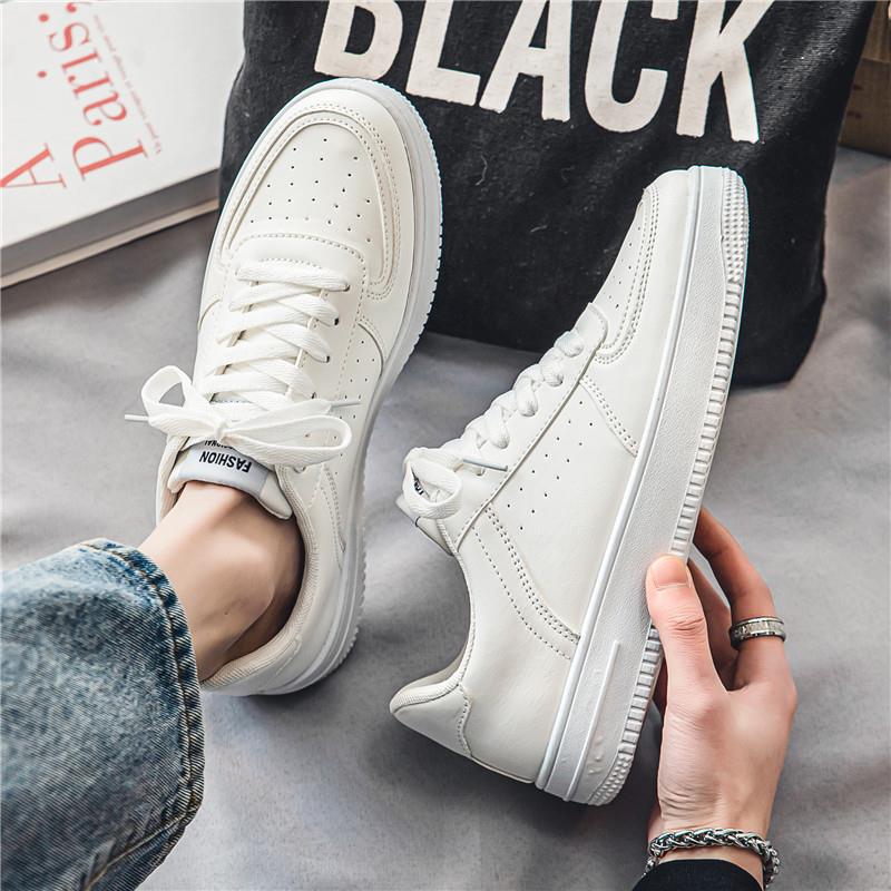 Women's fashionable sneakers in minimalist design with breathable surface Mune Fashion