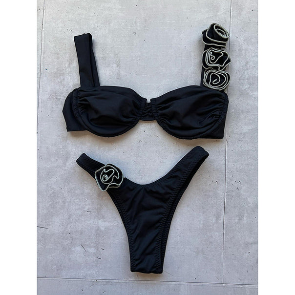 Women's bikini with decorative floral accents Mune Fashion