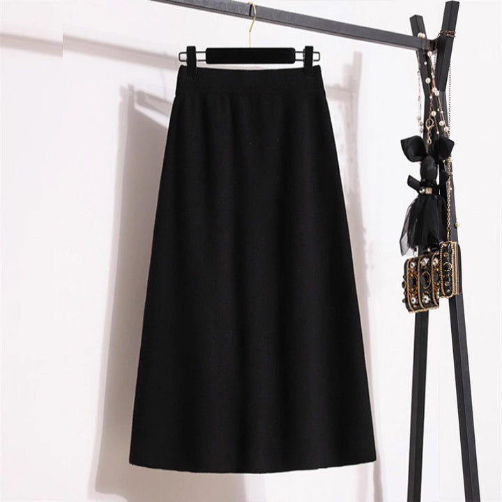 Ladies Elegant Midi Skirt with Practical Pockets and Button Details Mune Fashion