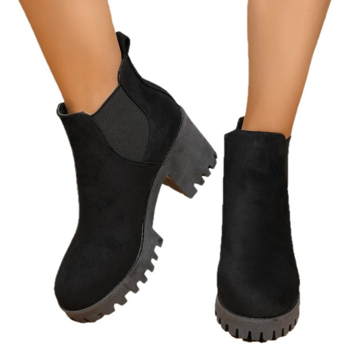 Women nan Chelsea ankle boots with chunky tread sole, elastic side inserts and pull-tab Mune Fashion