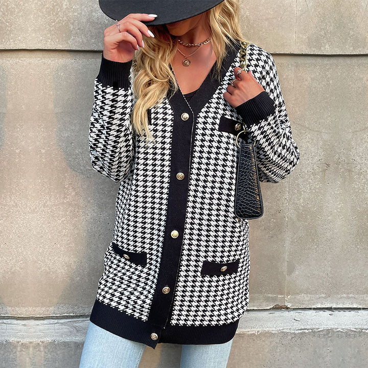 Women Oversized Knit Cardigan with Houndstooth Pattern and Gold Decorative Buttons Mune Fashion