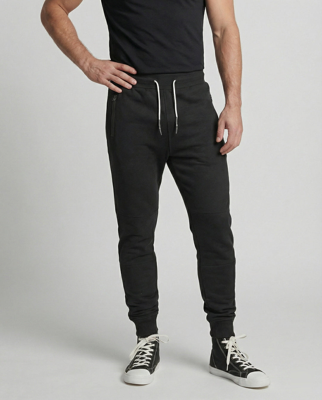 Men's joggers sporty with functional pockets