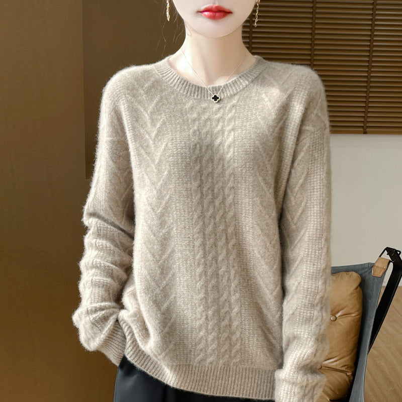 Ladies short pullover with cable pattern, round neck and cashmere-like softness Mune Fashion