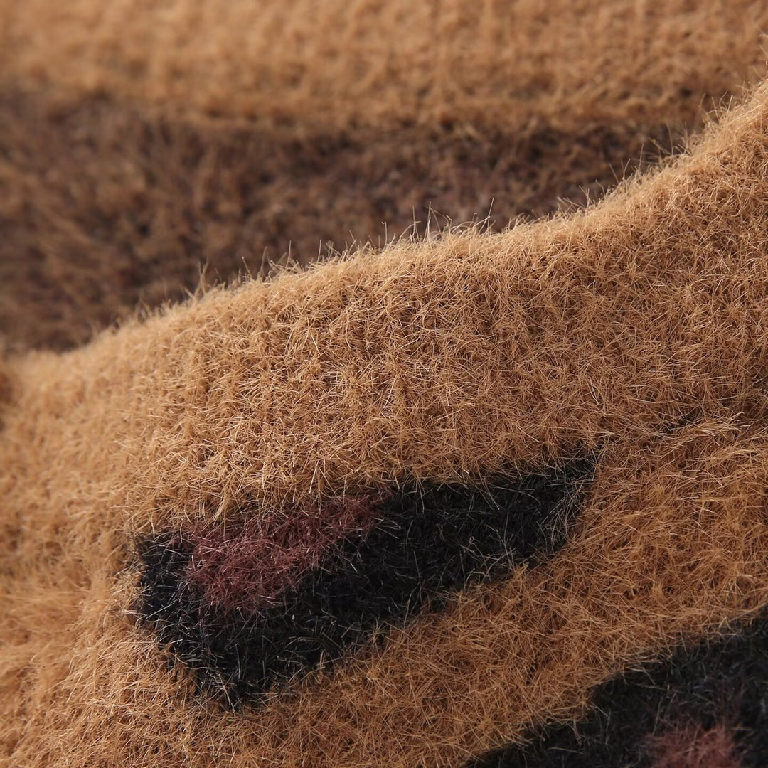 Women's fluffy cardigan in leopard print with round neckline and button placket Mune Fashion