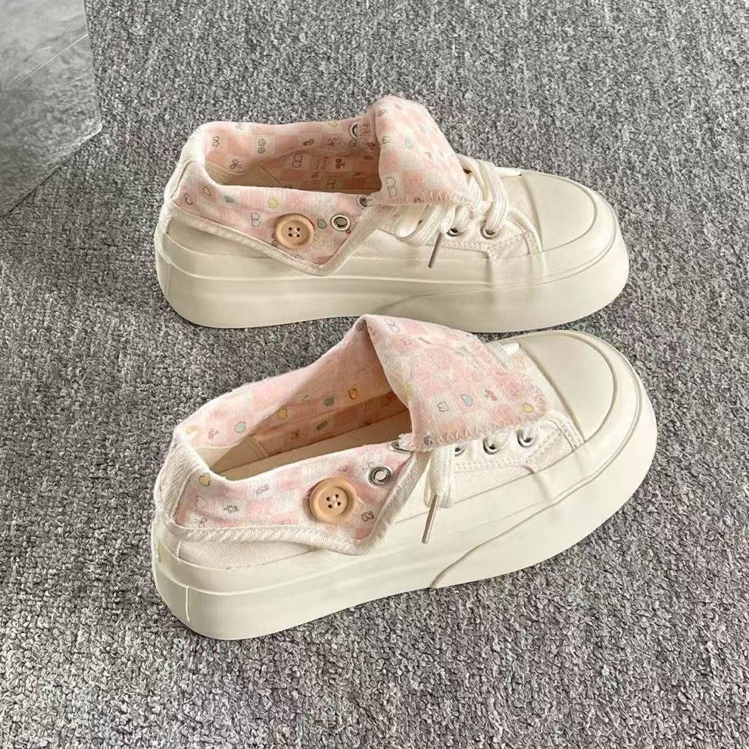 Women’s fashionable sneakers with special button details and playful checkered pattern Mune Fashion