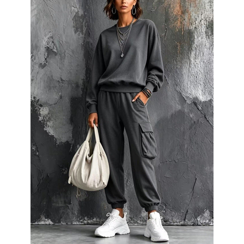 Ladies Lounge Set with Round Neck Sweatshirt and Cargo Jogger made of French Terry Mune Fashion