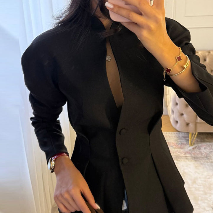Women's Tailored Collarless Blazer Jacket with Concealed Button Placket and Figure-Hugging Darts Mune Fashion