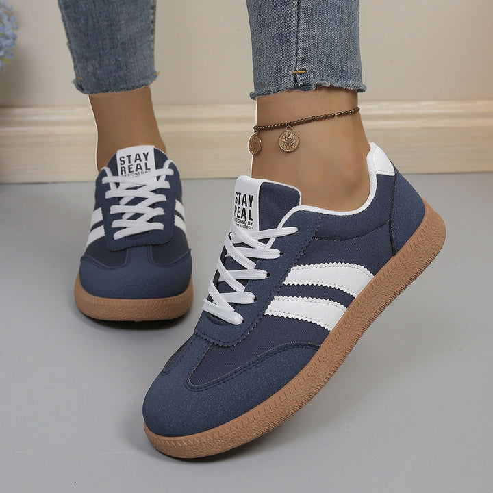 Women sneakers in modern sports design with comfortable cushioning Mune Fashion