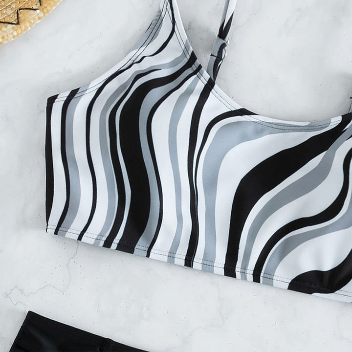 Women's high-cut bikini with stylish striped pattern Mune Fashion